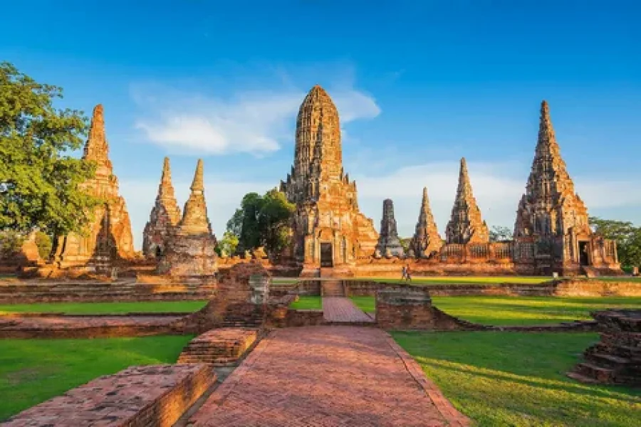 Discover Ayutthaya: Ancient City Tour with Lunch